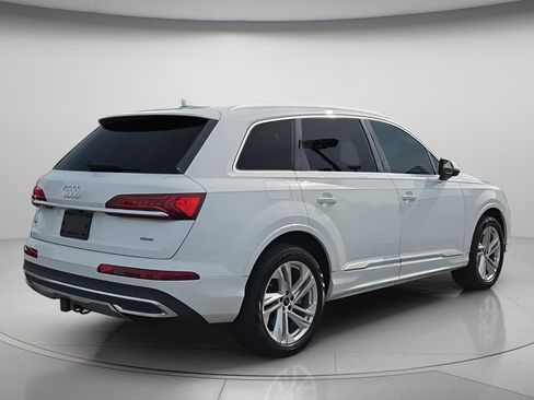 Used 2023 Audi Q7 2.0T Premium w/ Towing Package AWD/4WD image 7