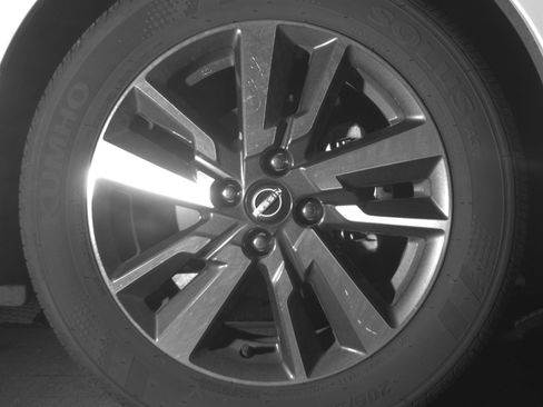 Used 2025 Nissan Versa SV FWD image 13