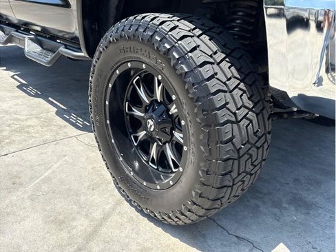 Used 2014 Toyota Tundra SR5 w/ SR5 Upgrade Package AWD/4WD image 12