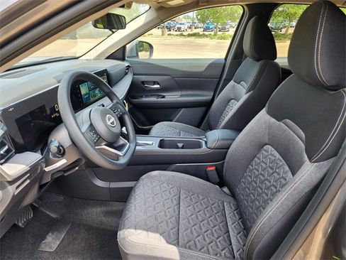 New 2025 Nissan Kicks SV image 7