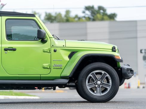 Used 2020 Jeep Wrangler Unlimited Sahara AWD/4WD image 7