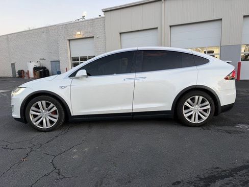 Used 2016 Tesla Model X P90D image 2