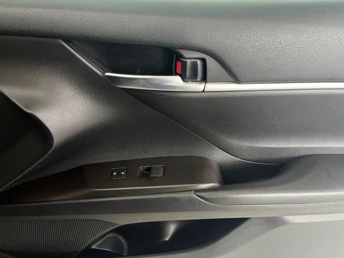 Used 2022 Toyota Camry SE FWD image 53