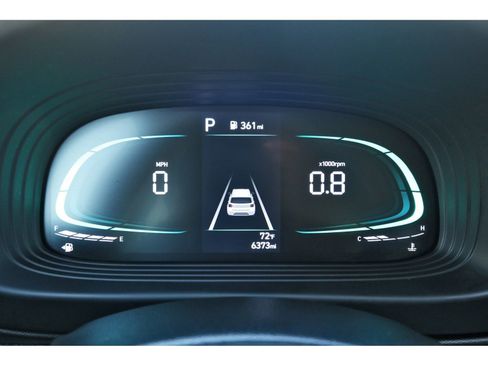 Certified 2025 Hyundai Venue SE image 15