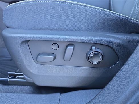 New 2026 Buick Envision Avenir image 18