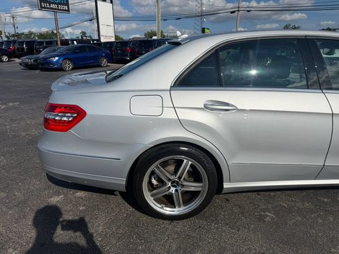 Used 2011 Mercedes-Benz E 550 4MATIC Sedan image 49