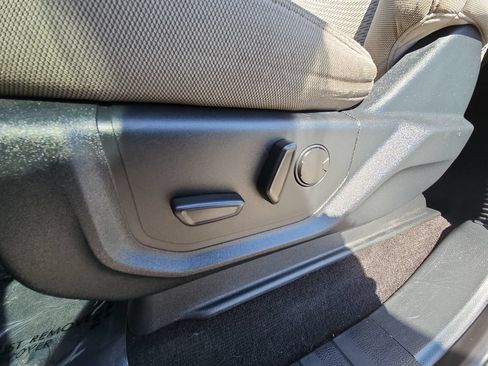 Used 2019 Ford F150 XLT w/ Equipment Group 302A Luxury AWD/4WD image 14