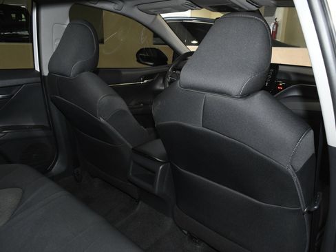 Used 2021 Toyota Camry LE image 16