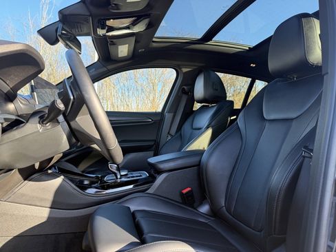 Used 2023 BMW X4 xDrive30i w/ Convenience Package image 18