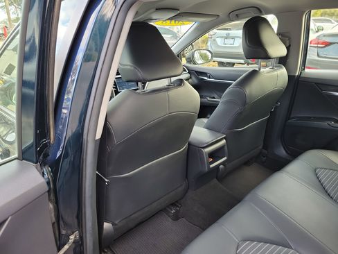 Used 2018 Toyota Camry SE w/ Convenience Package image 15