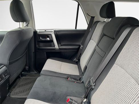 Used 2015 Toyota 4Runner SR5 image 14