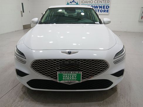 Used 2023 Genesis G70 2.0T image 3