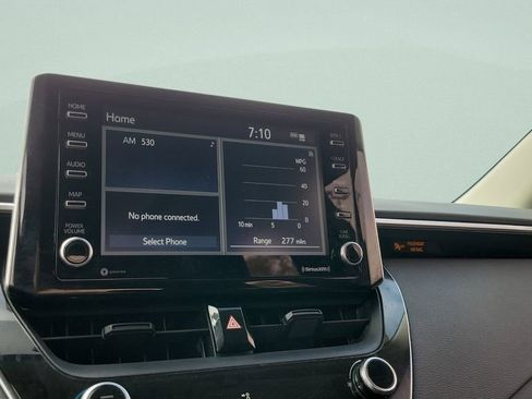 Used 2021 Toyota Corolla LE image 21