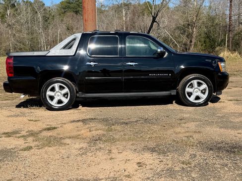 Used 2007 Chevrolet Avalanche LTZ w/ LTZ Preferred Equipment Group image 6