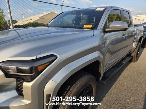 Used 2025 Toyota Tacoma SR5 RWD image 10