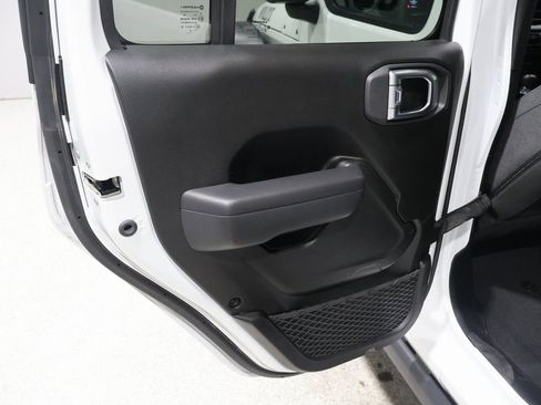 Used 2024 Jeep Wrangler Willys image 22