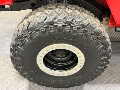 Used 2015 Jeep Wrangler Unlimited Rubicon w/ Connectivity Group AWD/4WD image 18