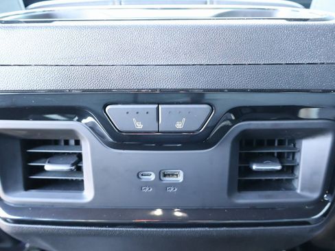 Used 2024 GMC Sierra 3500 AT4 w/ AT4 Preferred Package image 32