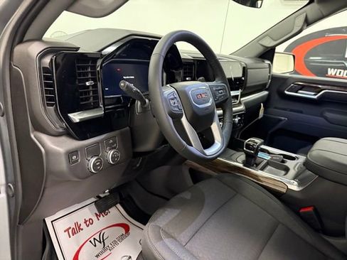 New 2026 GMC Sierra 1500 Elevation image 12