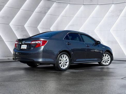 Used 2014 Toyota Camry XLE w/ Leather Package FWD image 8