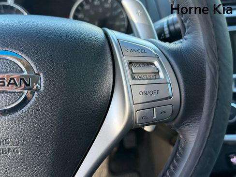 Used 2018 Nissan Altima 2.5 SR w/ Interior Lighting Package image 9