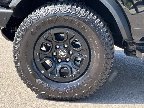 Used 2024 Ford Bronco Wildtrak AWD/4WD image 34