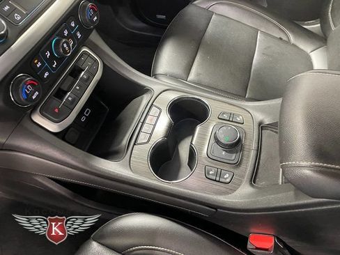 Used 2021 GMC Acadia SLT w/ Trailering Package AWD/4WD image 18