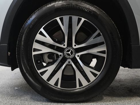 Used 2025 Mercedes-Benz GLA 250 4MATIC image 10