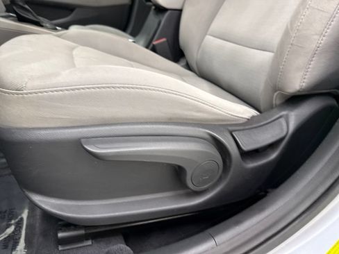 Used 2017 Hyundai Elantra SE w/ SE A/T Tech Package 03 FWD image 13