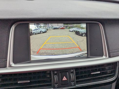 Used 2019 Kia Optima S image 25