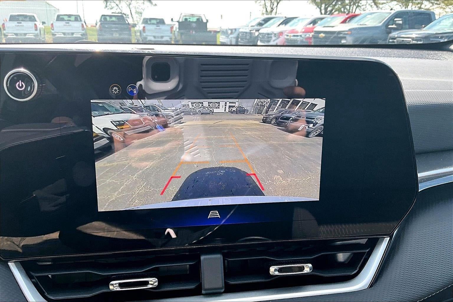 Used 2026 Chevrolet Equinox LT FWD image 22