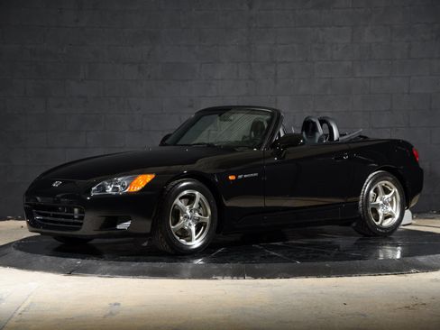 Used 2002 Honda S2000 image 2