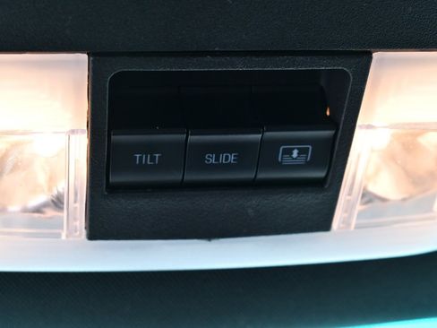 Used 2017 Ford Explorer XLT w/ Equipment Group 202A image 36