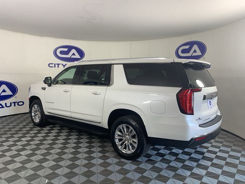 Used 2023 GMC Yukon XL SLT AWD/4WD image 5