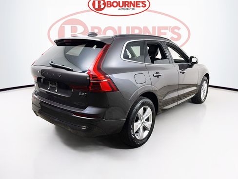 Used 2022 Volvo XC60 B5 Momentum AWD/4WD image 11