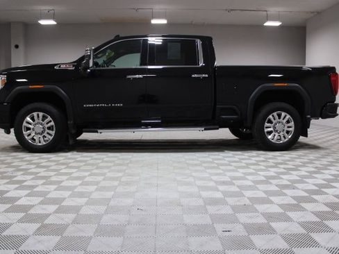 Certified 2022 GMC Sierra 3500 Denali image 8