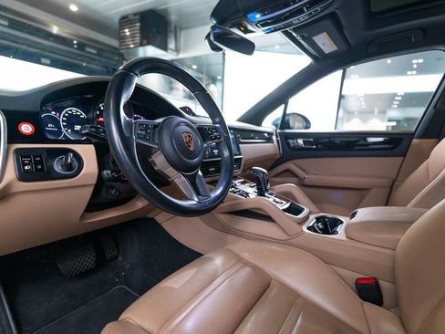 Certified 2019 Porsche Cayenne AWD/4WD image 4