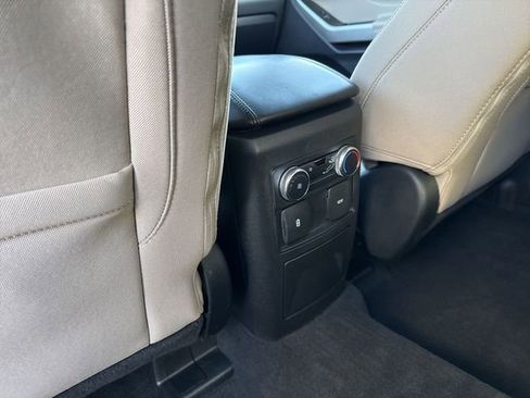 Used 2022 Ford Explorer XLT AWD/4WD image 22