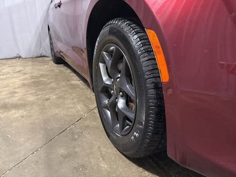 Used 2019 Chrysler Pacifica Touring-L Plus w/ Advanced Safetytec Group FWD image 17