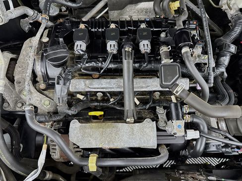 Used 2021 Nissan Kicks SV image 38