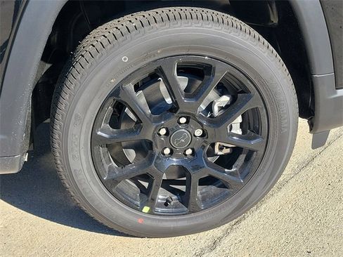 New 2026 Jeep Compass Latitude image 5