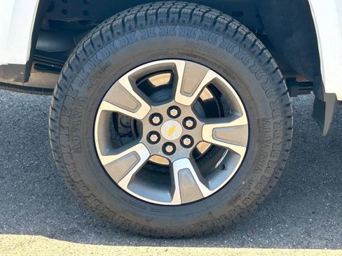 Used 2018 Chevrolet Colorado Z71 RWD image 10