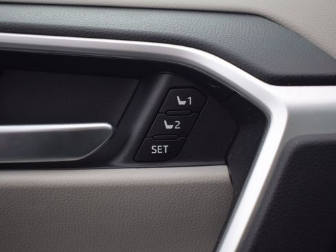 Used 2023 Toyota RAV4 XLE Premium image 15