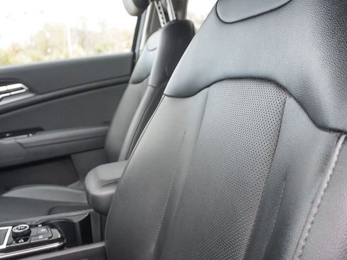 Used 2023 Kia Sportage EX image 35