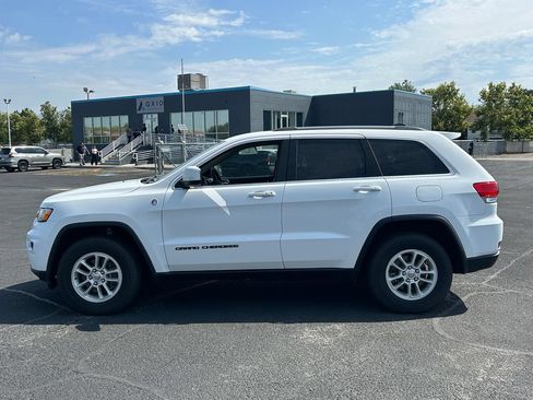 Used 2019 Jeep Grand Cherokee Laredo AWD/4WD image 8
