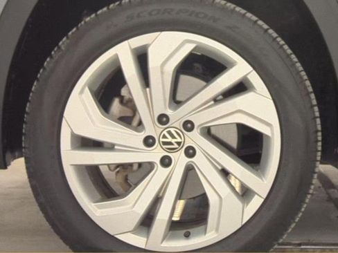 Used 2022 Volkswagen Atlas SE w/ Panoramic Sunroof Package image 9