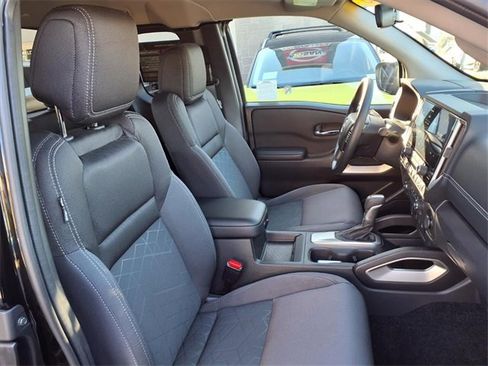 Certified 2025 Nissan Frontier SV image 24