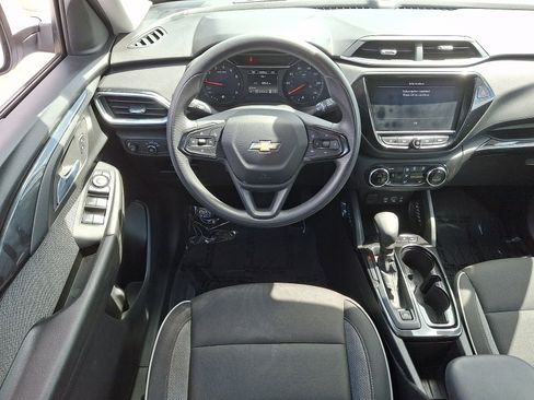 Used 2023 Chevrolet TrailBlazer LT w/ Convenience Package AWD/4WD image 11
