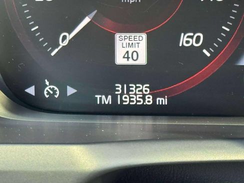 Used 2016 Volvo XC90 T6 Momentum AWD/4WD image 29
