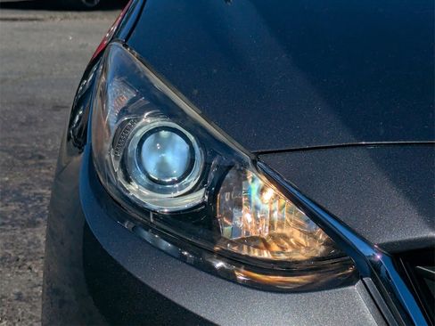 Used 2016 MAZDA MAZDA3 i Touring w/ Popular Equipment Package image 11